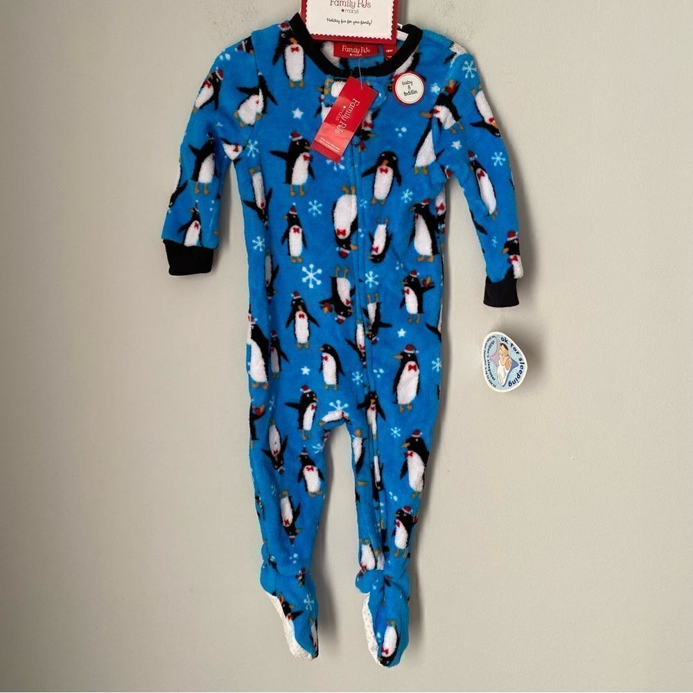 Macy’s Kids Zipper Closing One Piece Sleeping Pajamas size 18mo